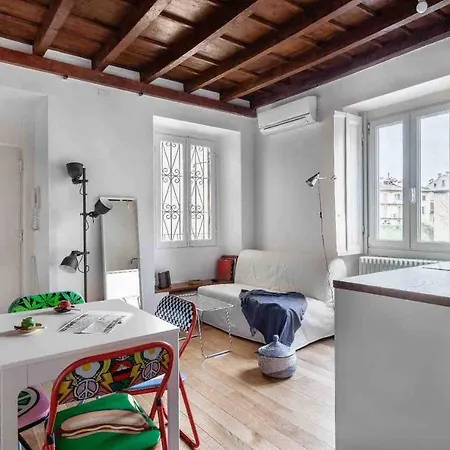Cozy And Comfy Studio In Brera Апартаменты